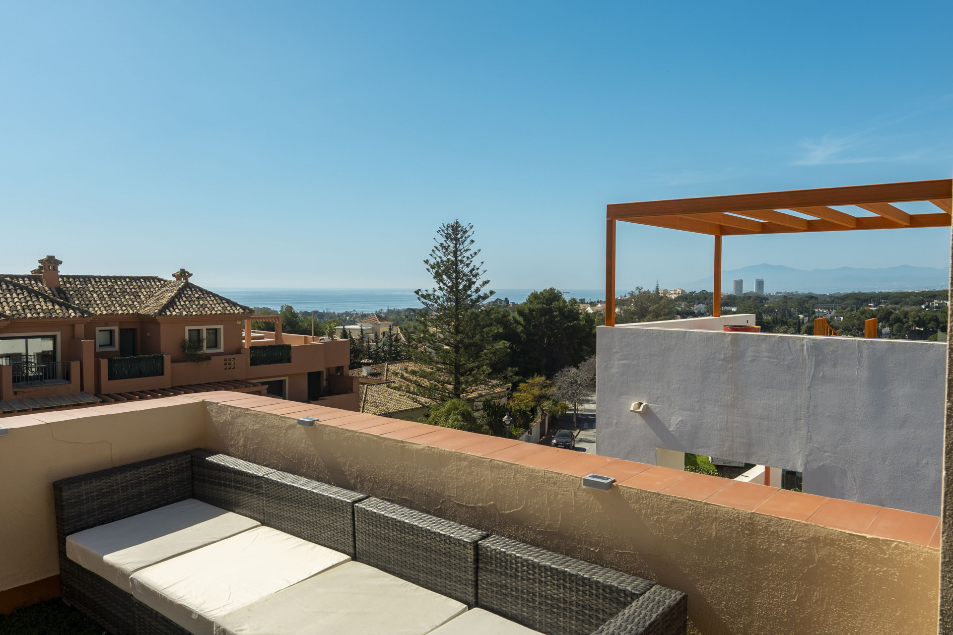 Town House 3 Bedrooms 3 Bathrooms in Marbella, Costa del Sol