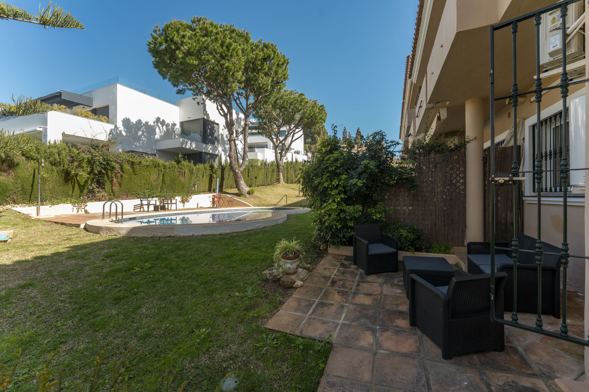 Town House 3 Bedrooms 3 Bathrooms in Marbella, Costa del Sol