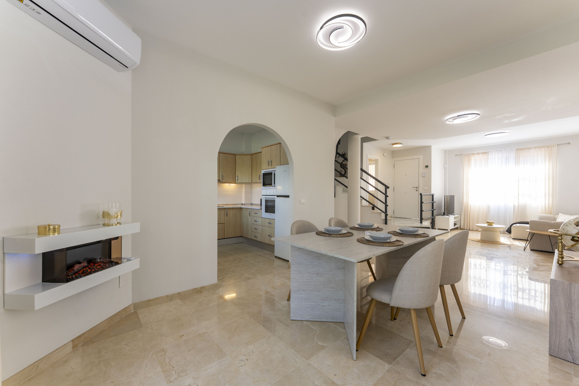 Town House 3 Bedrooms 3 Bathrooms in Marbella, Costa del Sol