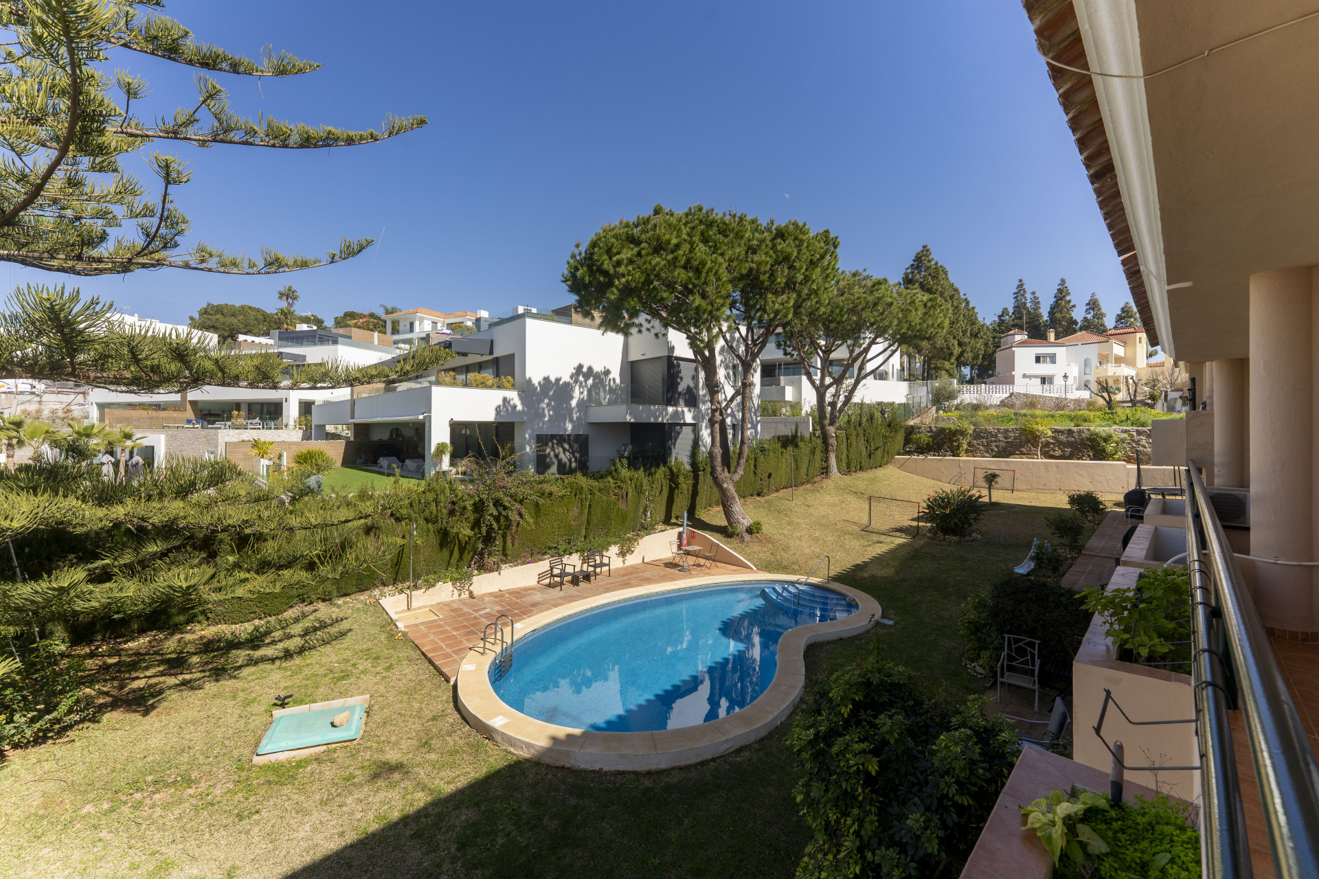 Town House 3 Bedrooms 3 Bathrooms in Marbella, Costa del Sol