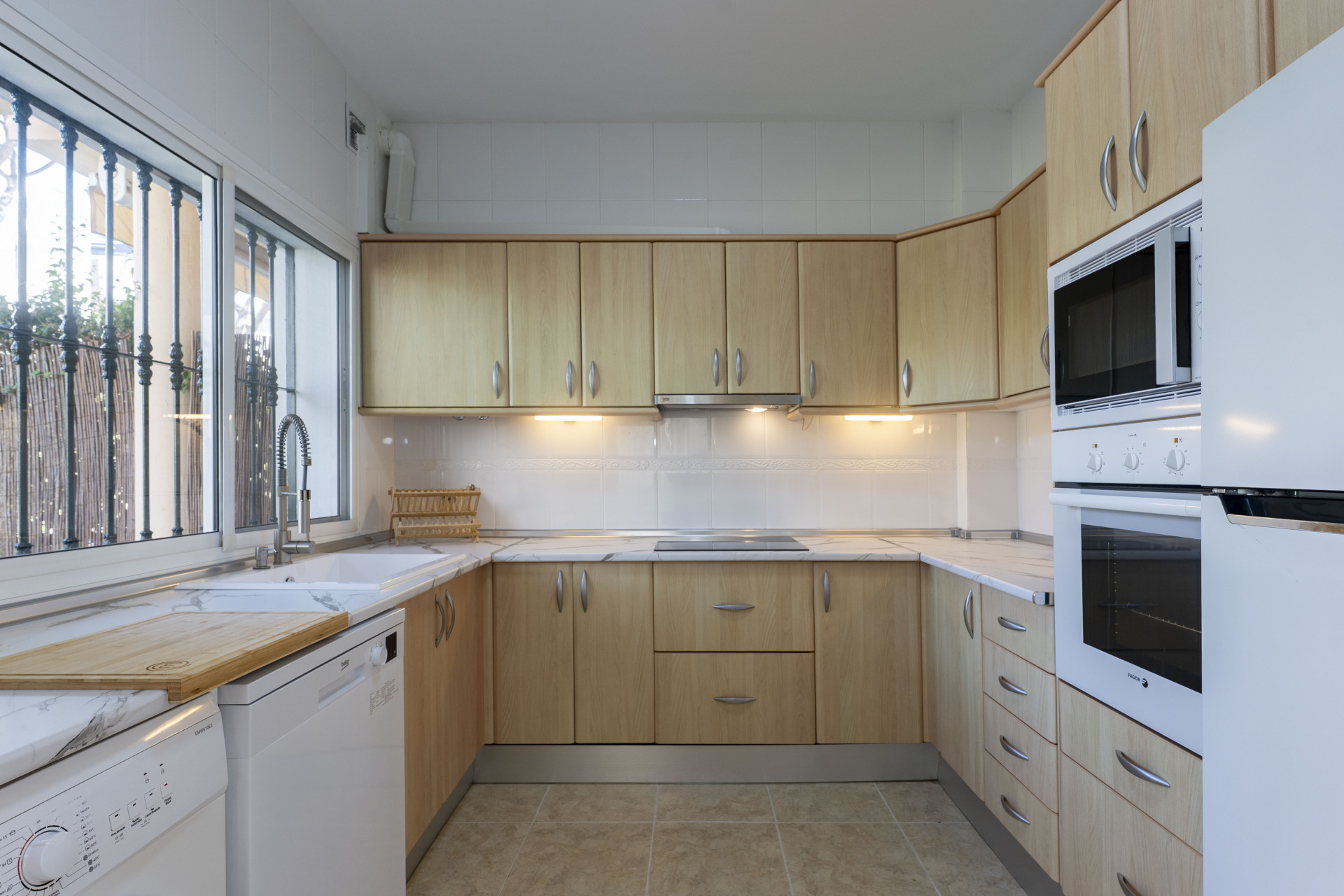Town House 3 Bedrooms 3 Bathrooms in Marbella, Costa del Sol