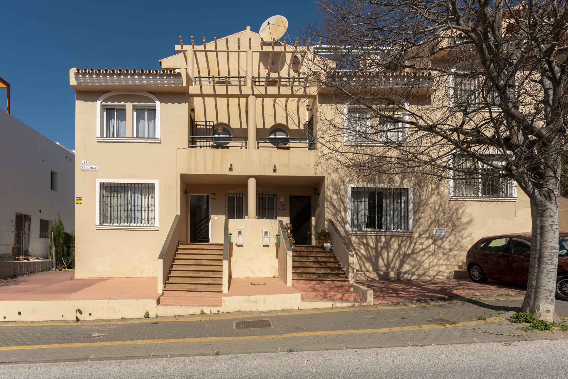 Town House 3 Bedrooms 3 Bathrooms in Marbella, Costa del Sol