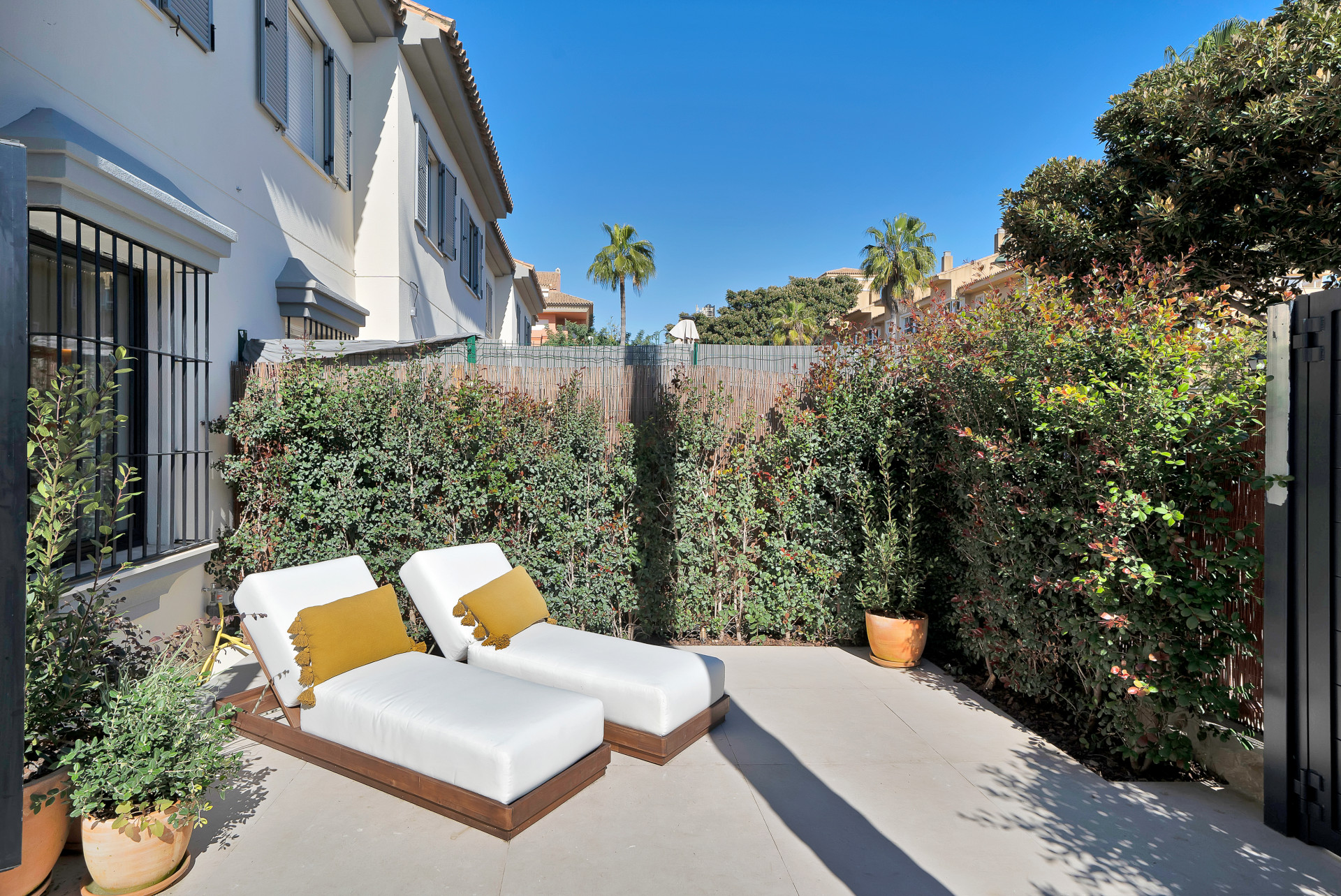 Semi Detached House 4 Bedrooms 4 Bathrooms in Marbella, Costa del Sol