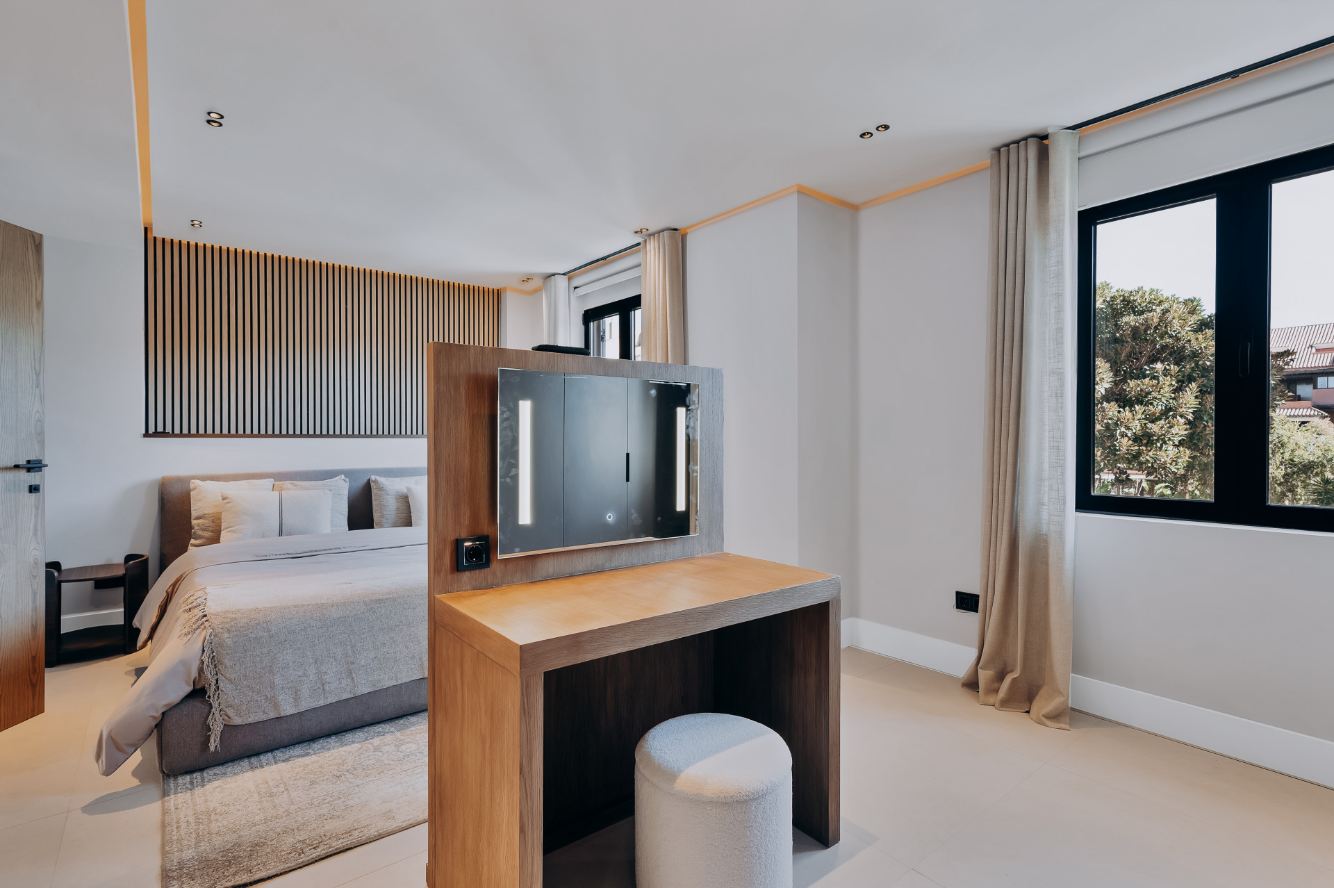 Semi Detached House 4 Bedrooms 4 Bathrooms in Marbella, Costa del Sol