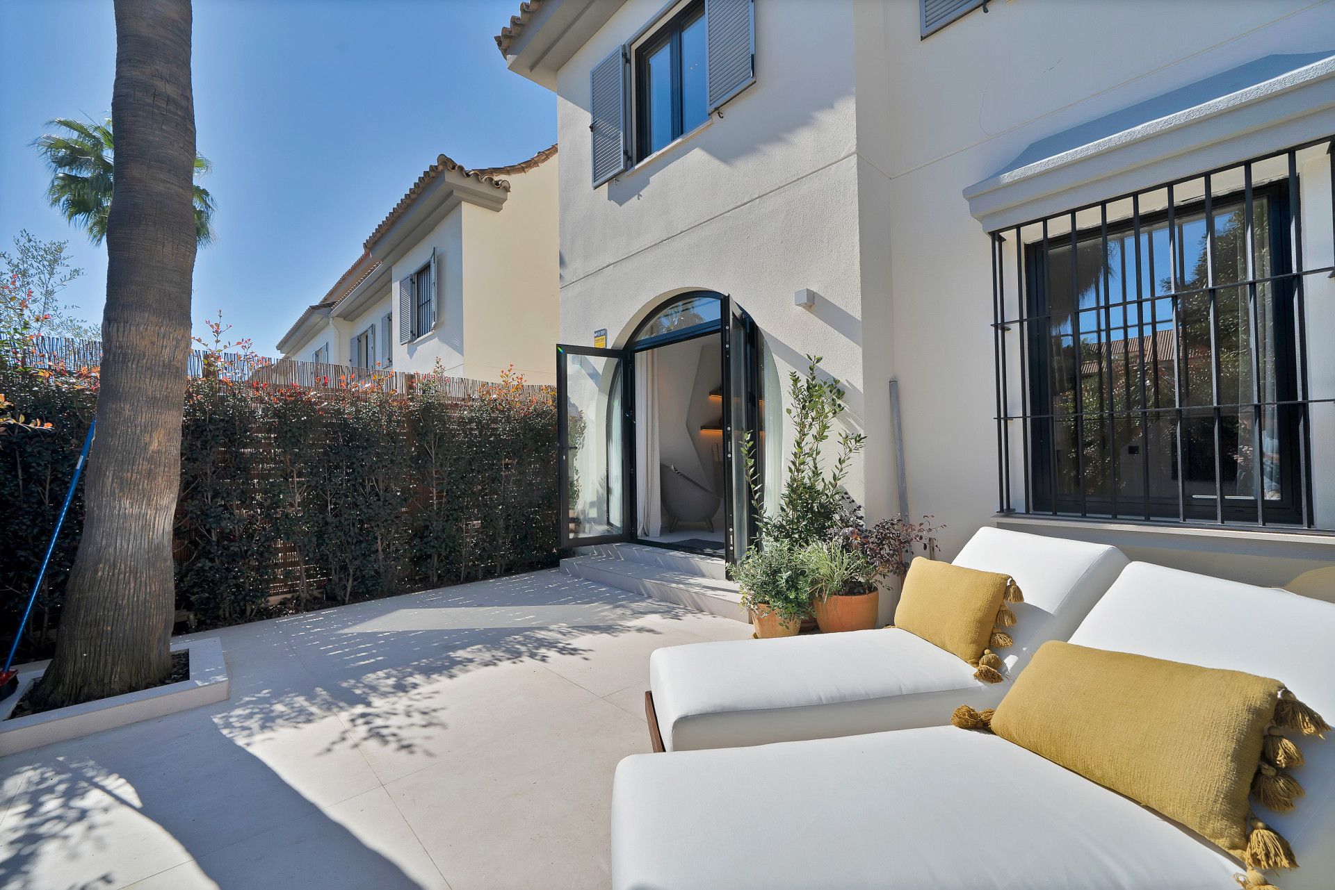 Semi Detached House 4 Bedrooms 4 Bathrooms in Marbella, Costa del Sol