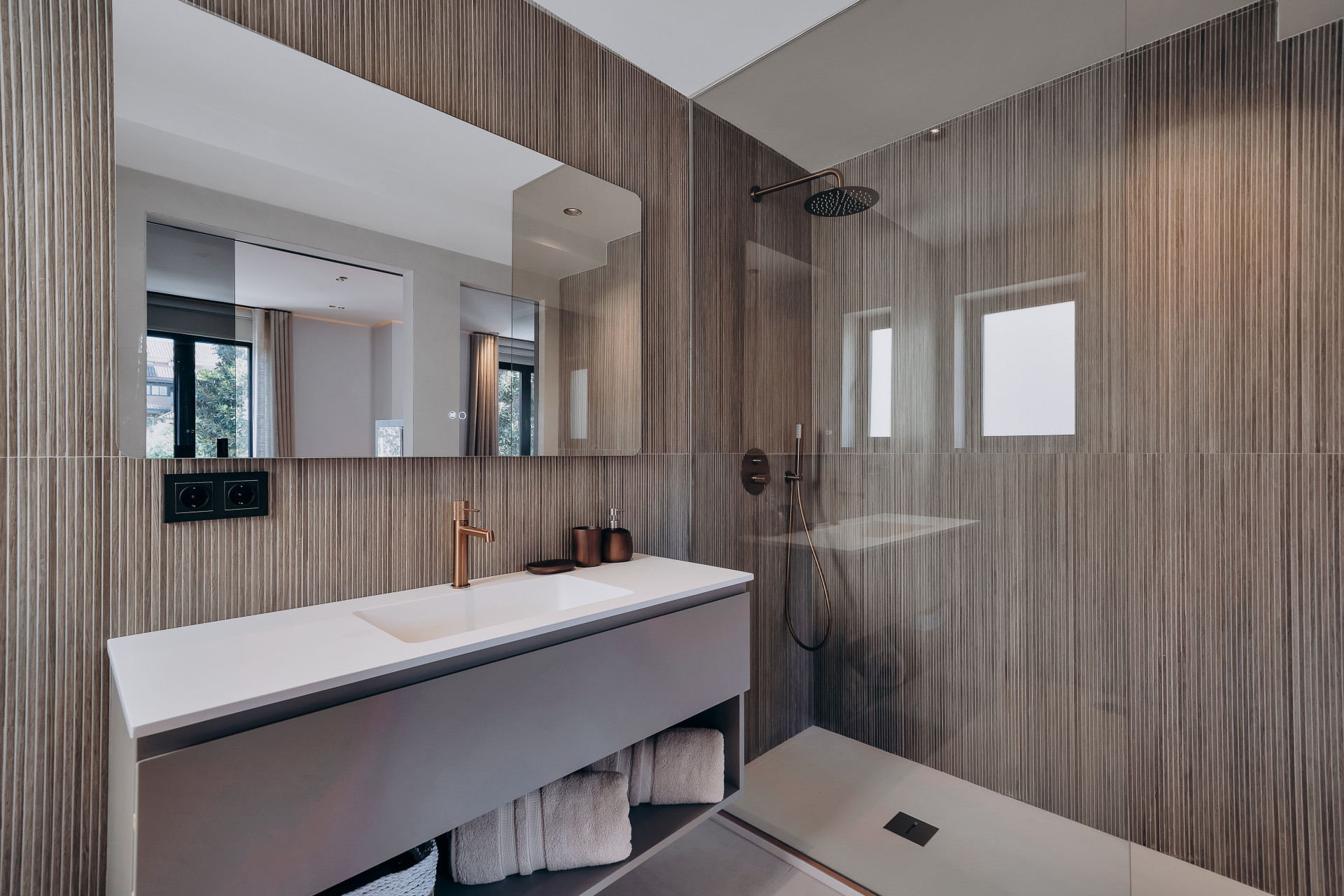 Semi Detached House 4 Bedrooms 4 Bathrooms in Marbella, Costa del Sol