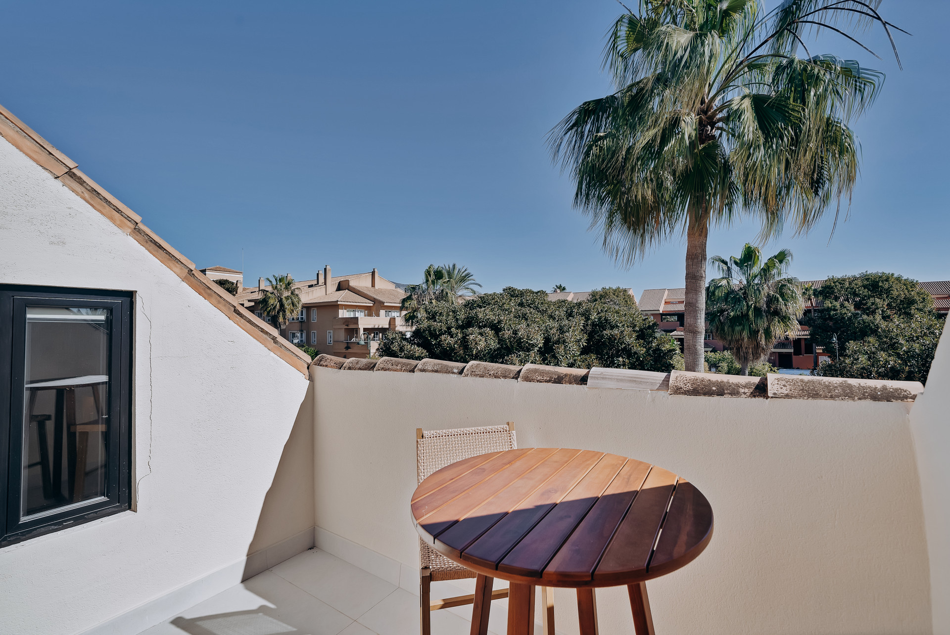 Semi Detached House 4 Bedrooms 4 Bathrooms in Marbella, Costa del Sol