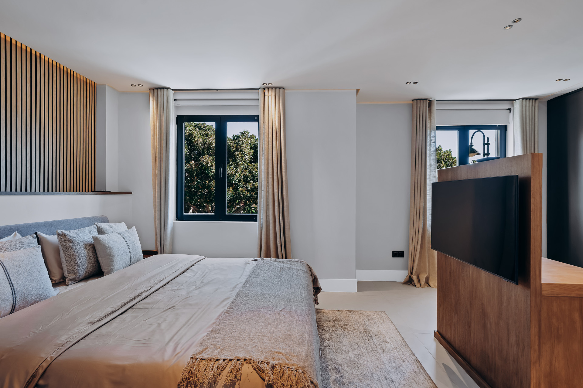 Semi Detached House 4 Bedrooms 4 Bathrooms in Marbella, Costa del Sol