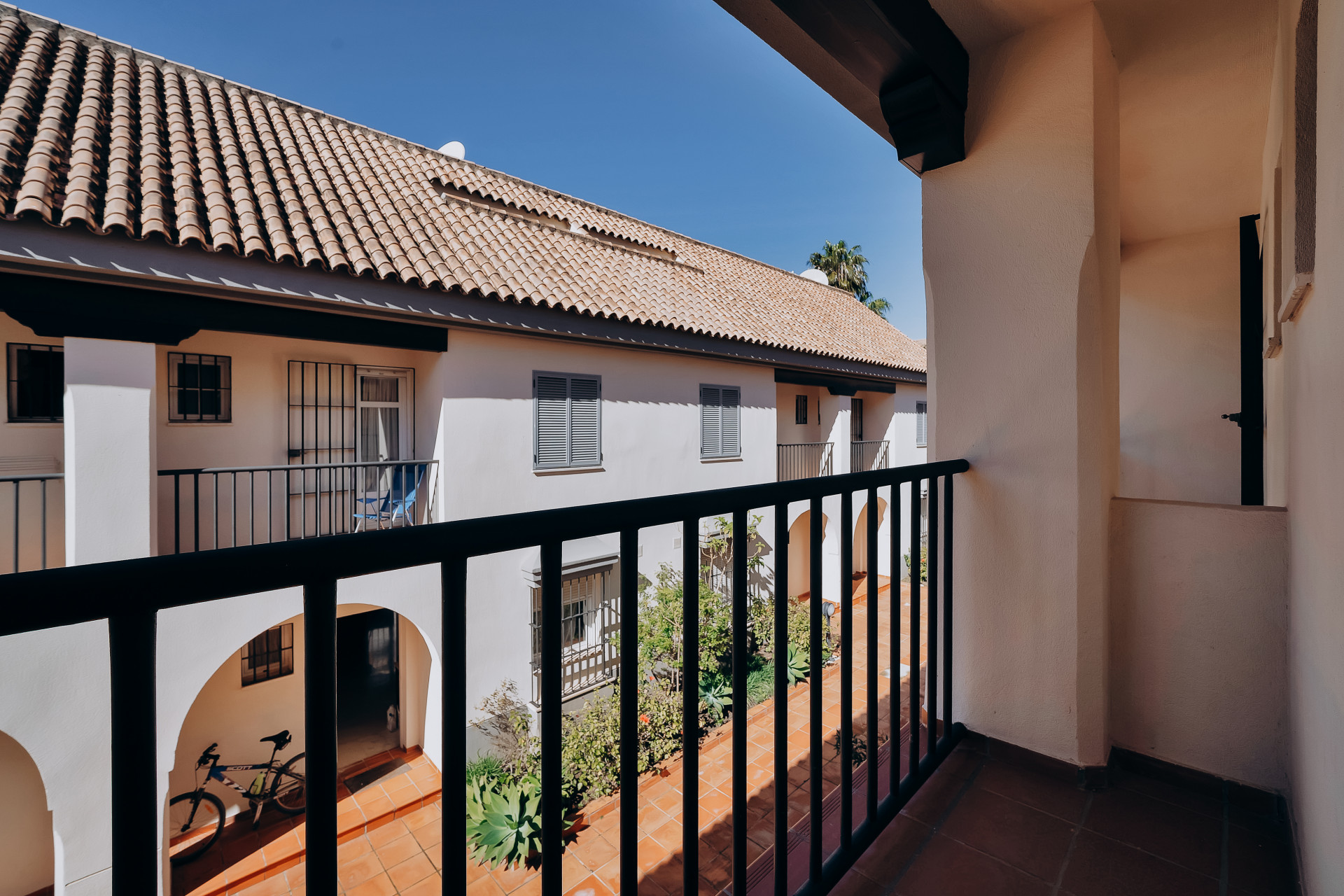 Semi Detached House 4 Bedrooms 4 Bathrooms in Marbella, Costa del Sol