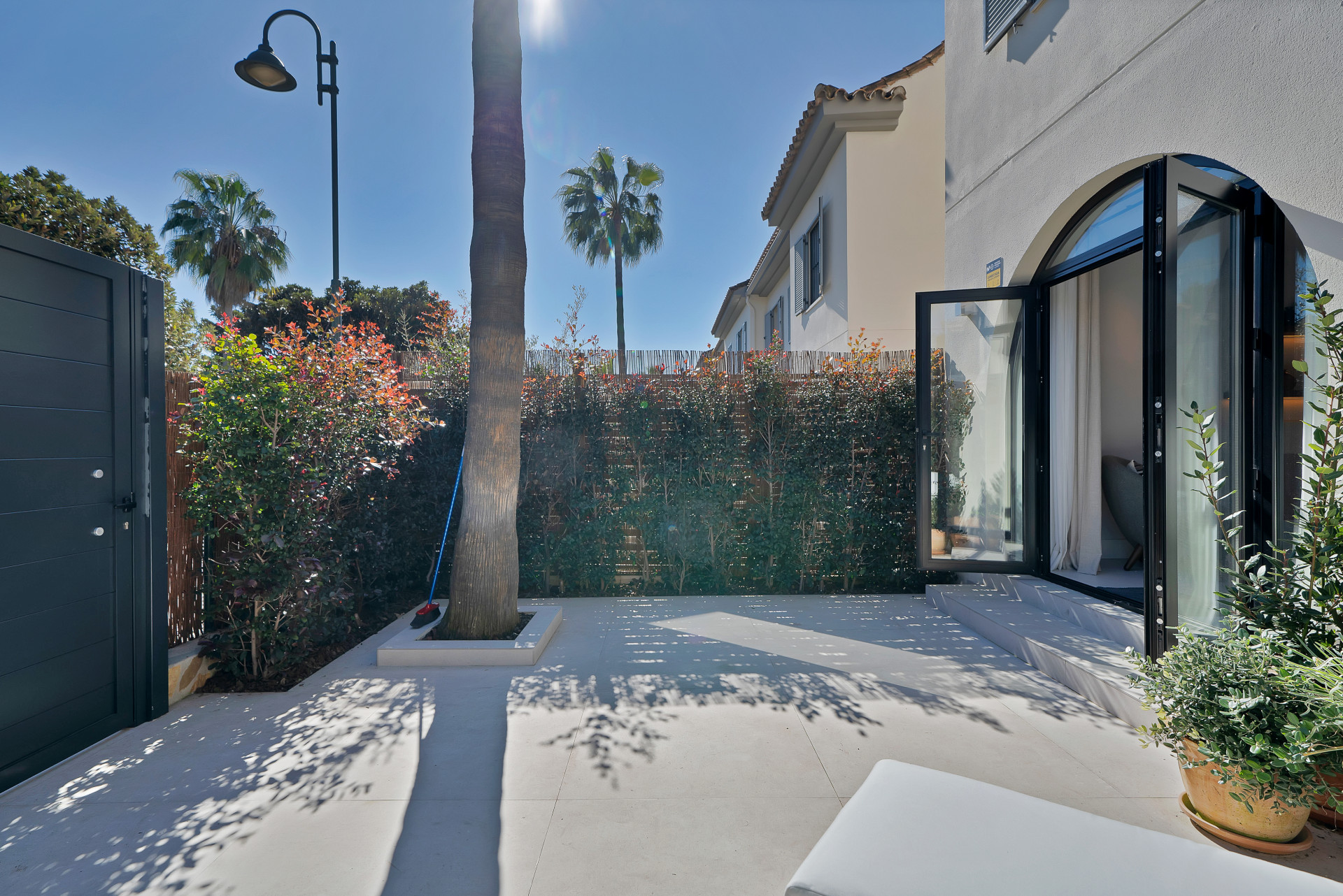 Semi Detached House 4 Bedrooms 4 Bathrooms in Marbella, Costa del Sol