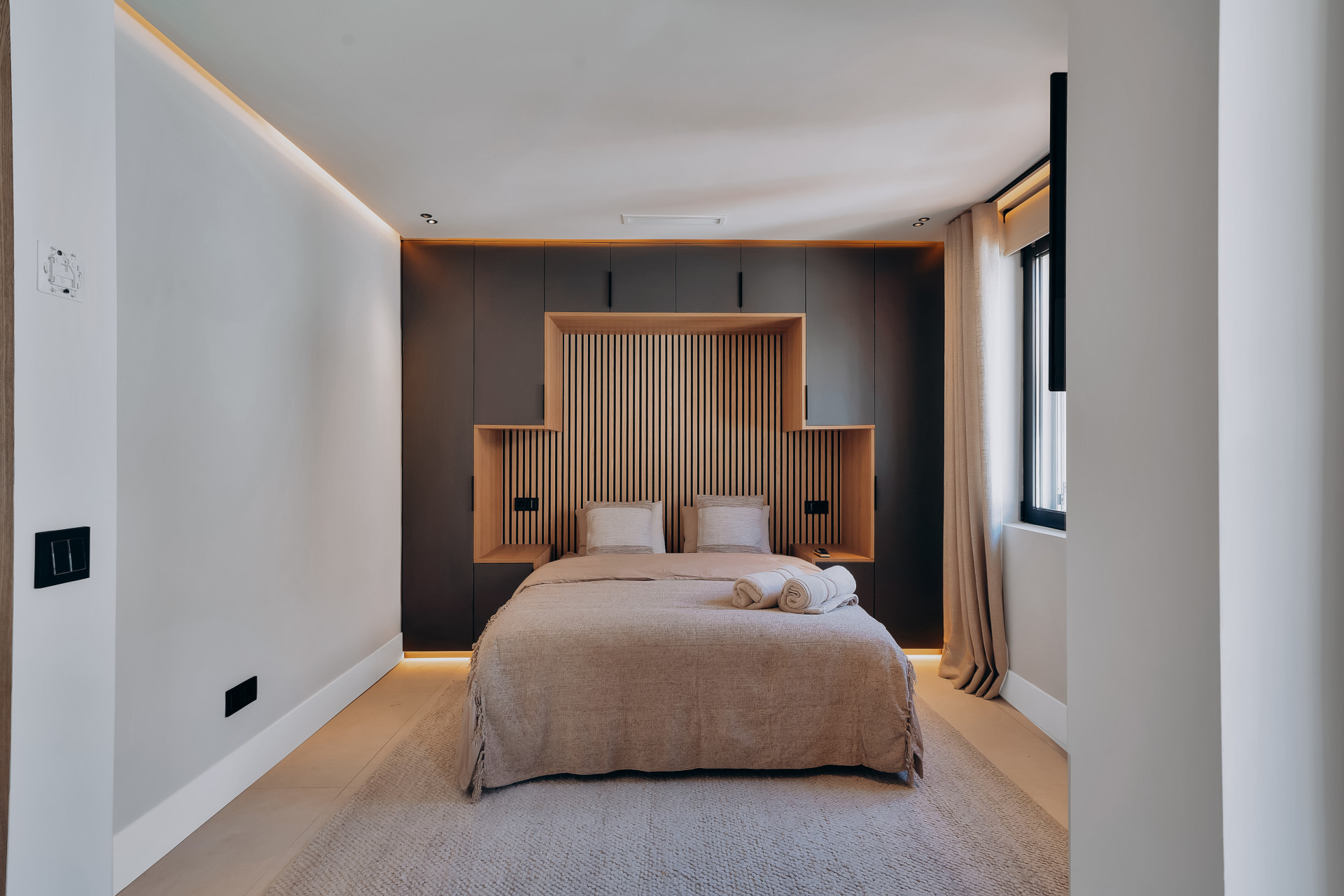 Semi Detached House 4 Bedrooms 4 Bathrooms in Marbella, Costa del Sol