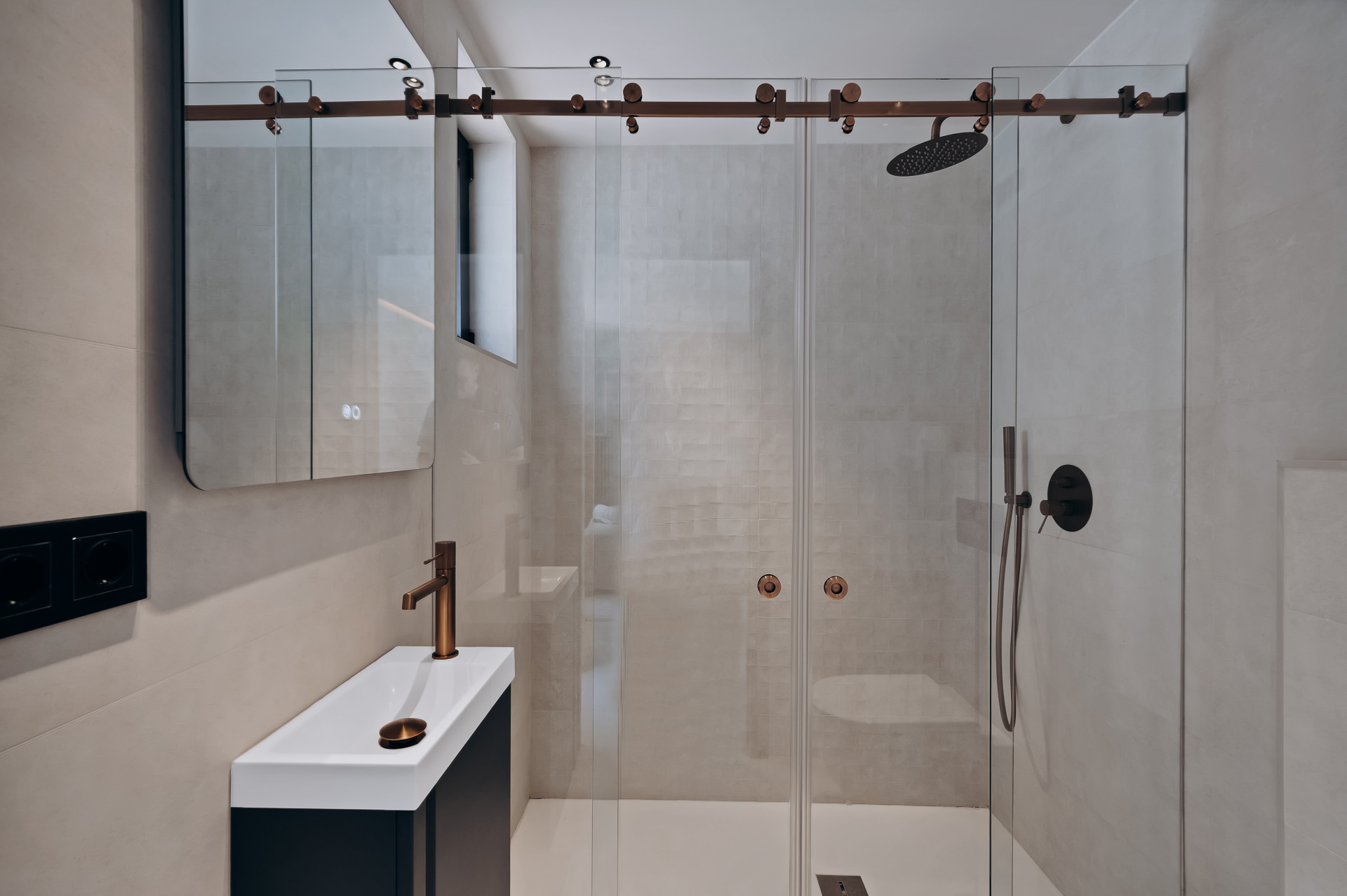 Semi Detached House 4 Bedrooms 4 Bathrooms in Marbella, Costa del Sol