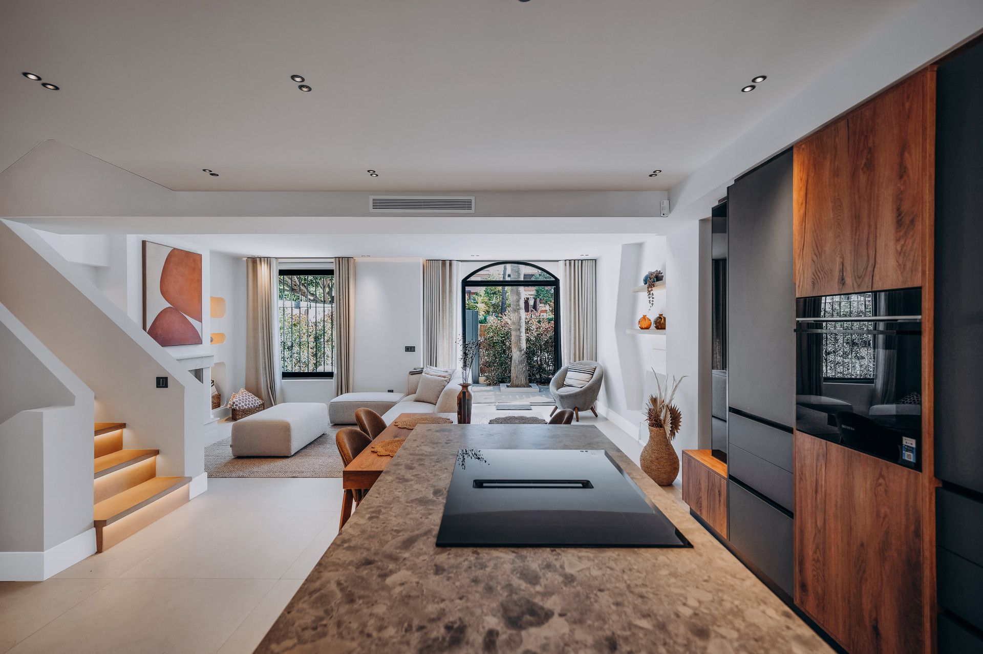 Semi Detached House 4 Bedrooms 4 Bathrooms in Marbella, Costa del Sol