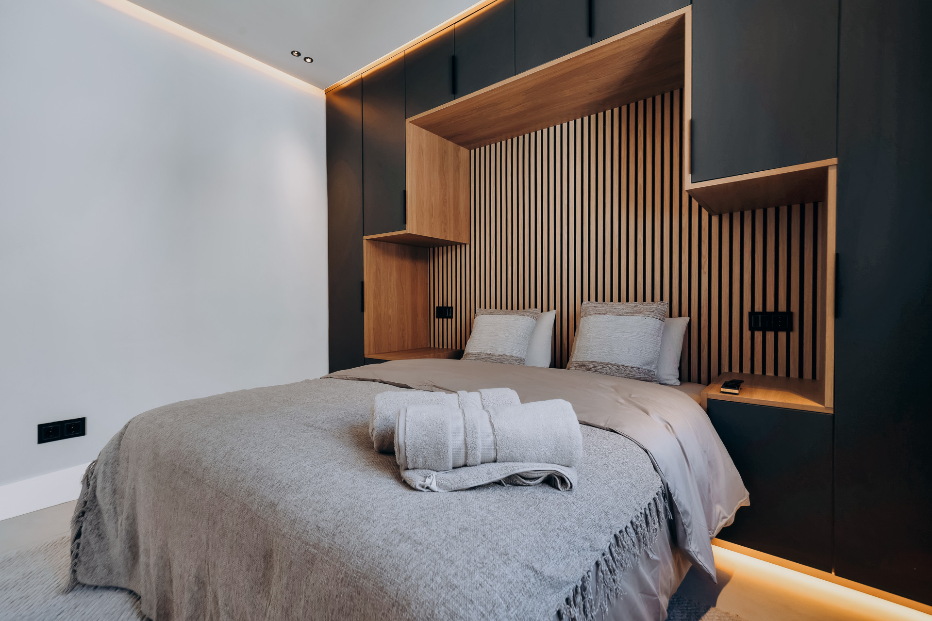 Semi Detached House 4 Bedrooms 4 Bathrooms in Marbella, Costa del Sol