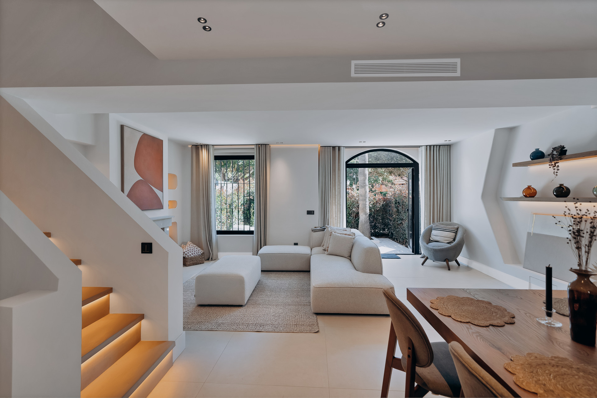 Semi Detached House 4 Bedrooms 4 Bathrooms in Marbella, Costa del Sol