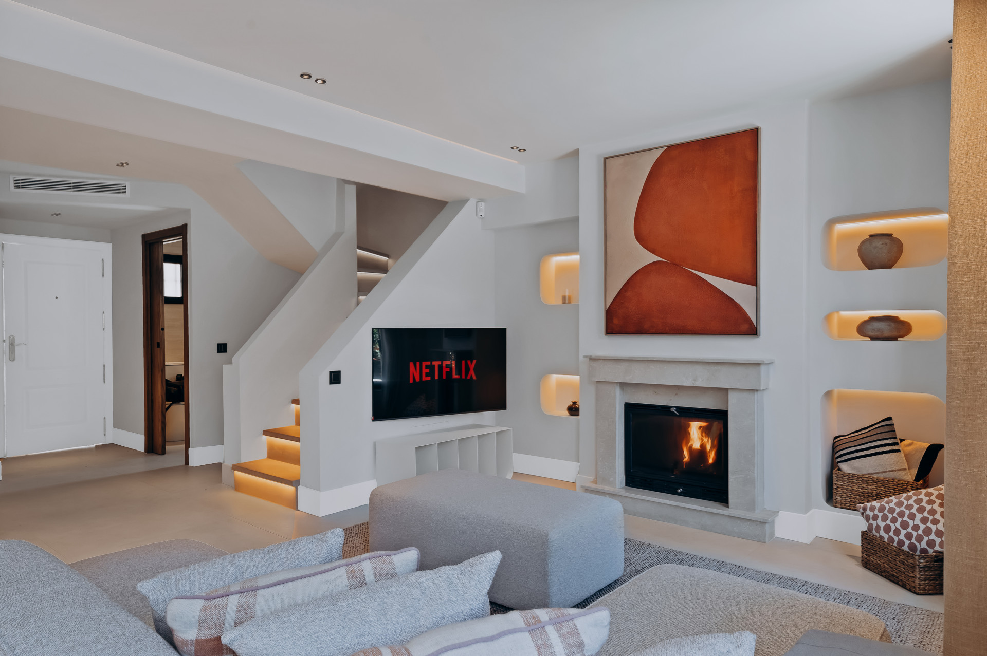 Semi Detached House 4 Bedrooms 4 Bathrooms in Marbella, Costa del Sol