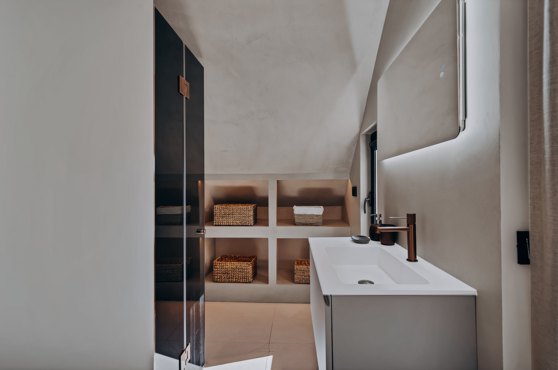 Semi Detached House 4 Bedrooms 4 Bathrooms in Marbella, Costa del Sol