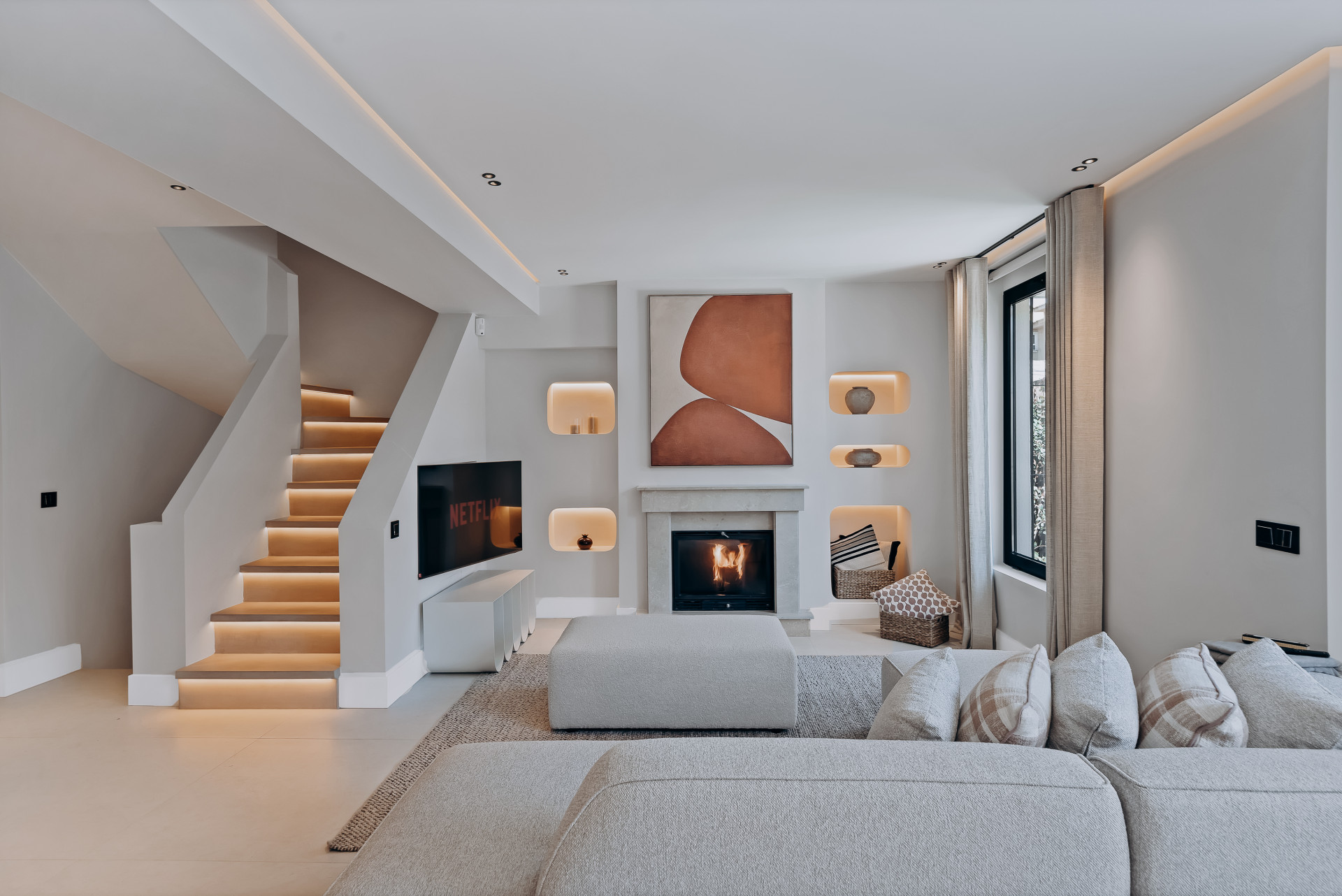 Semi Detached House 4 Bedrooms 4 Bathrooms in Marbella, Costa del Sol