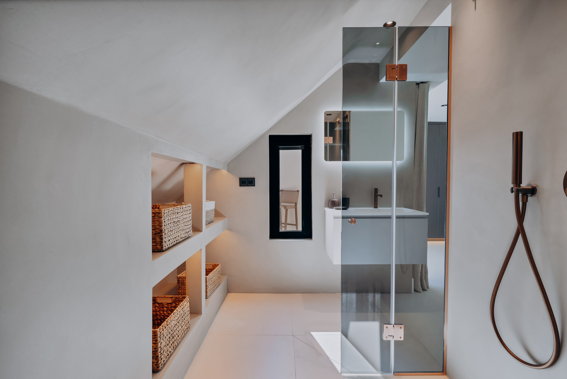 Semi Detached House 4 Bedrooms 4 Bathrooms in Marbella, Costa del Sol