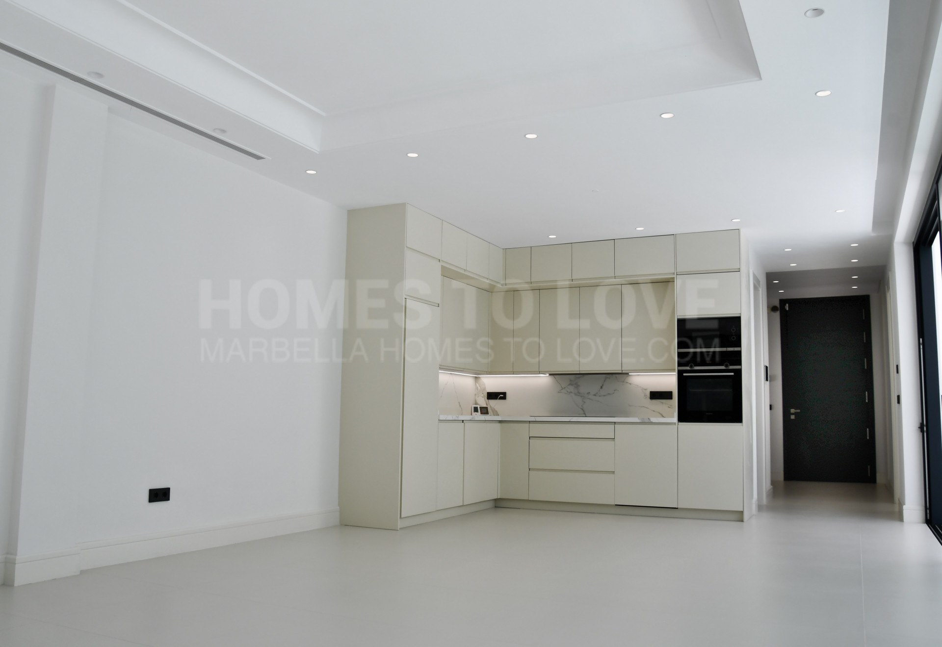 Luxury Brand New Villa, Golden Mile