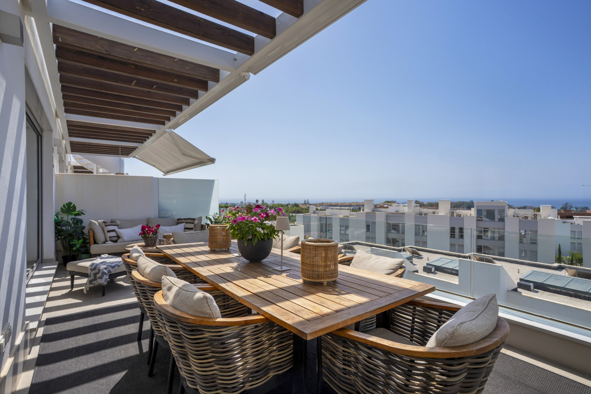 Duplex 3 bedroom Penthouse in popular Le Mirage 3