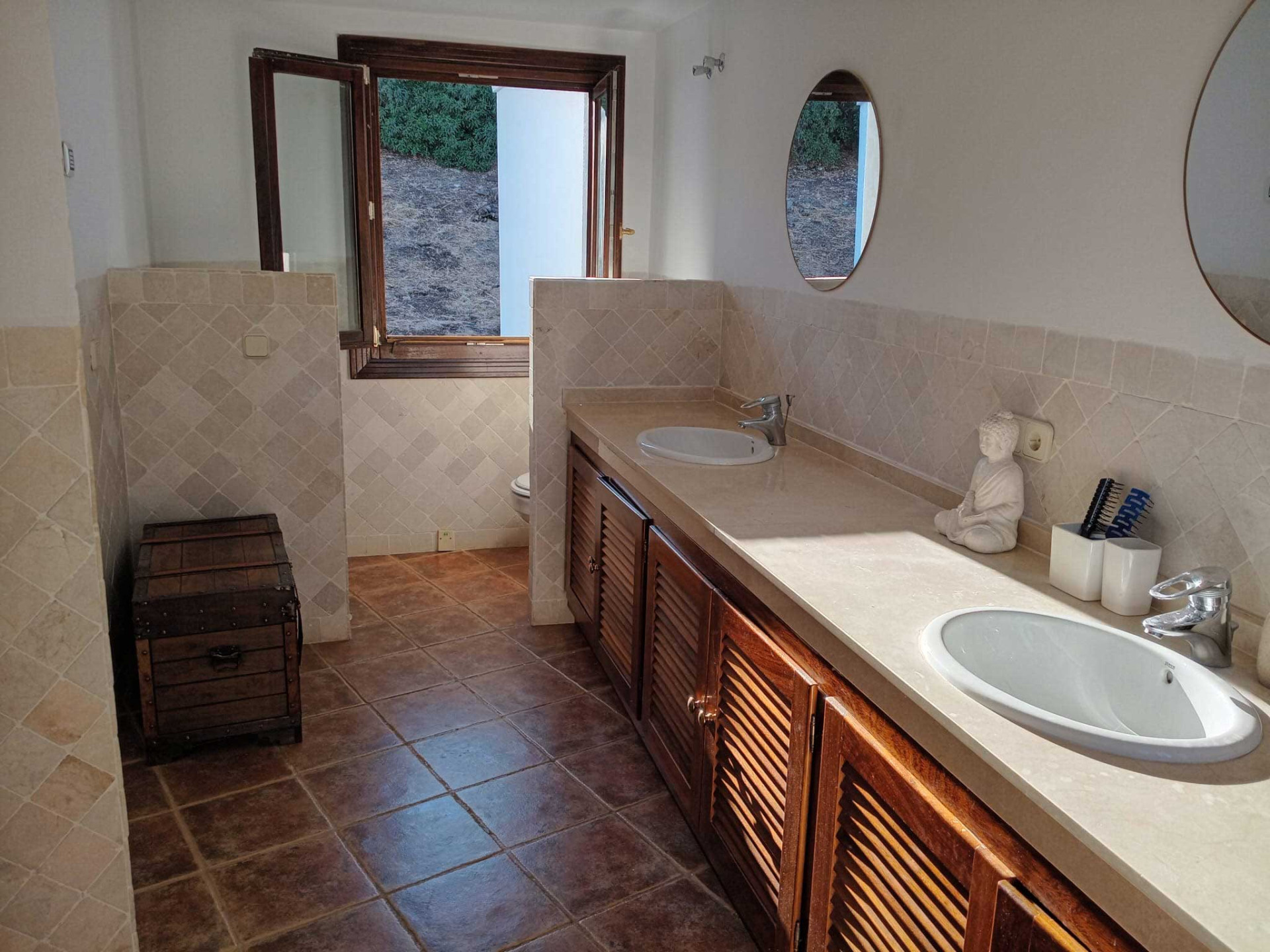 Villa in El Paraiso — frame 19