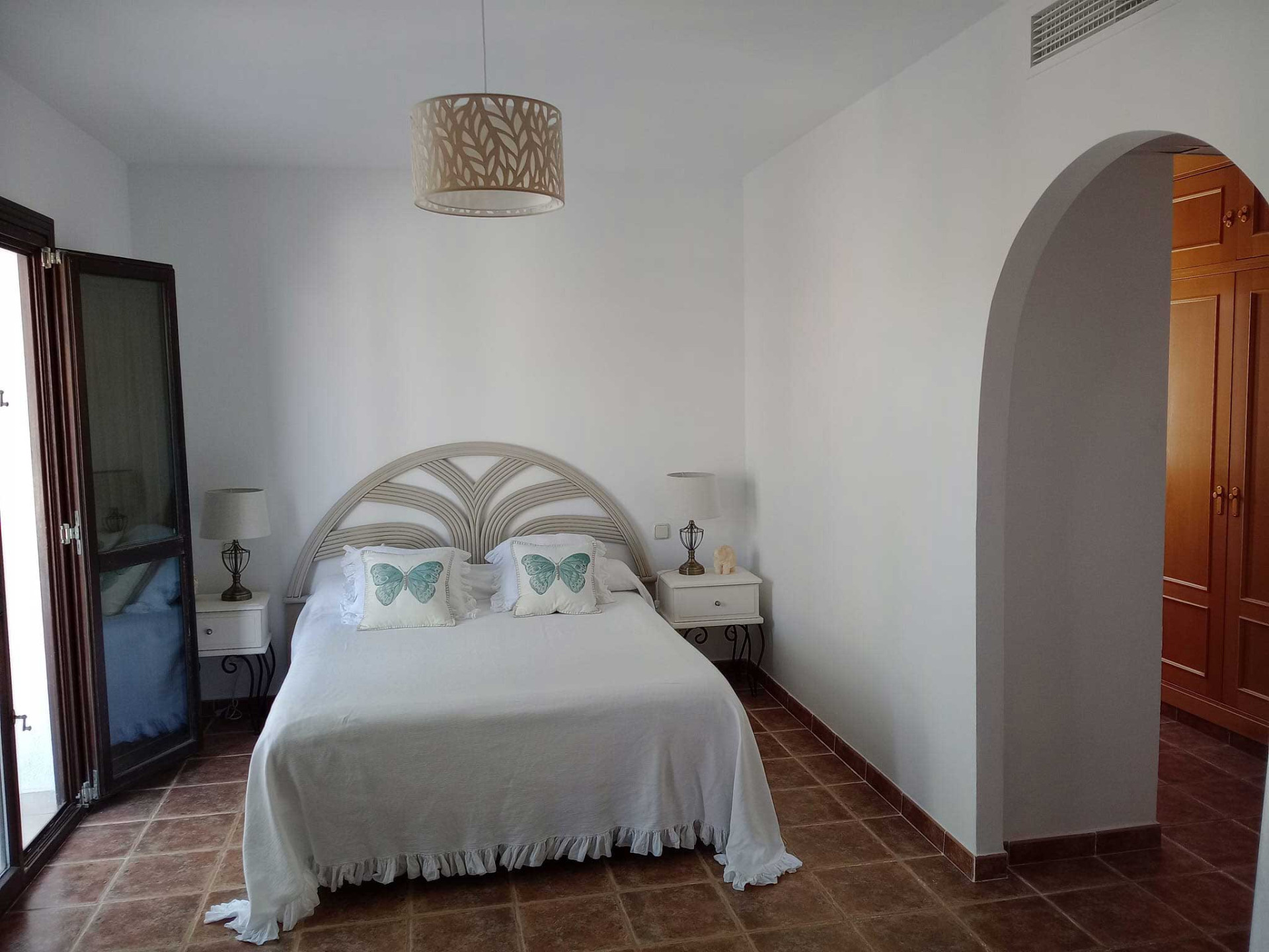 Villa in El Paraiso — frame 14