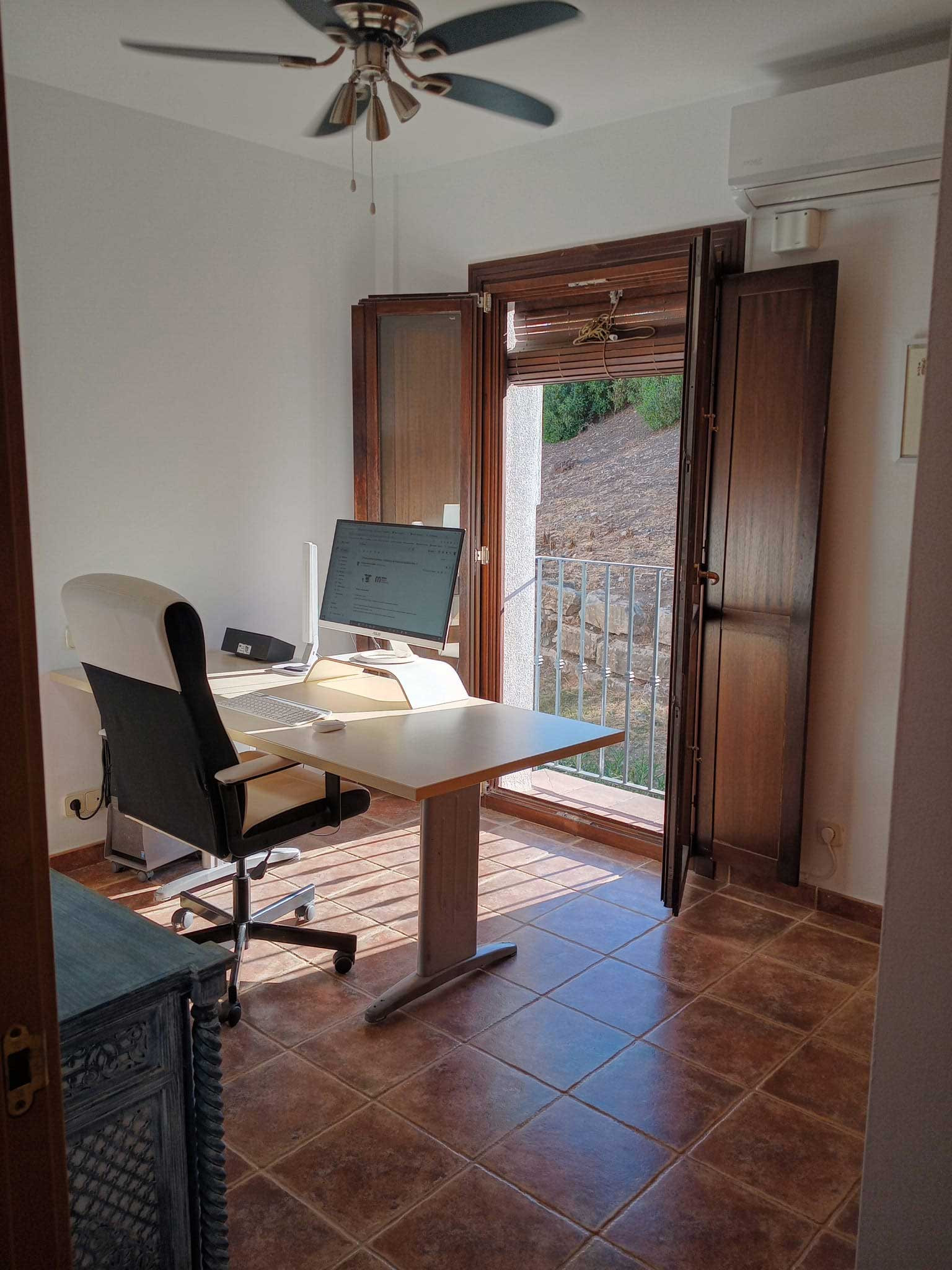 Villa in El Paraiso — frame 15