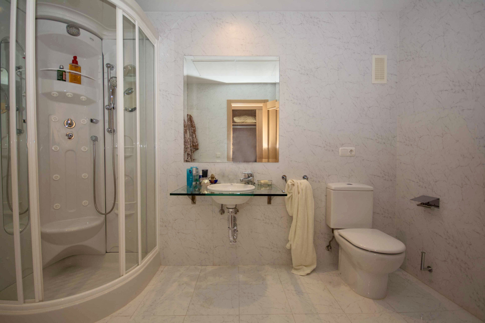 apartment in Estepona East — frame 12