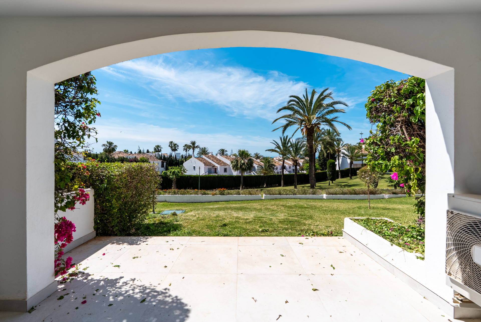 apartment in Nueva Andalucia — frame 4