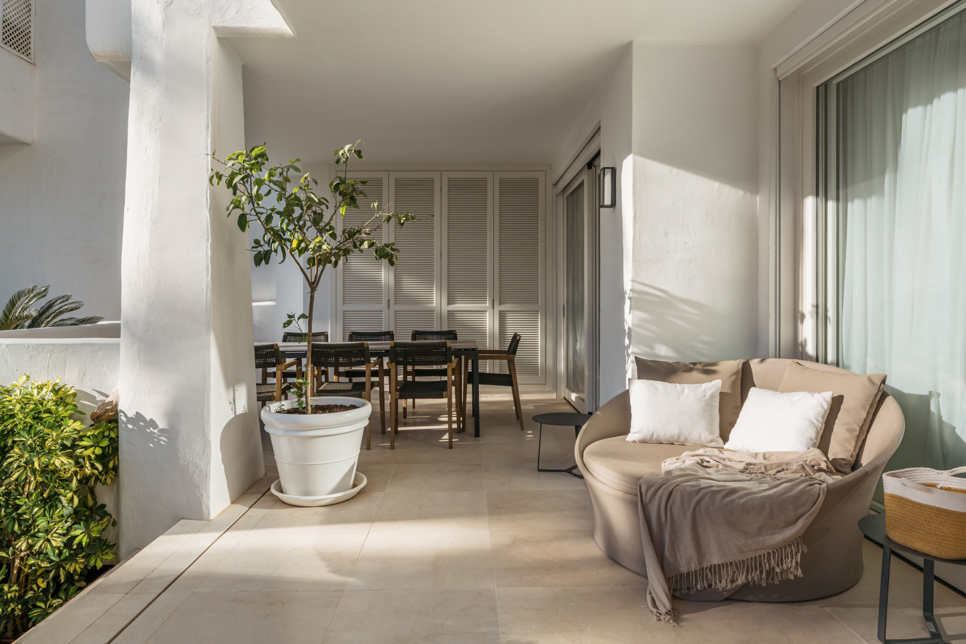 Apartment in Puente Romano — frame 19