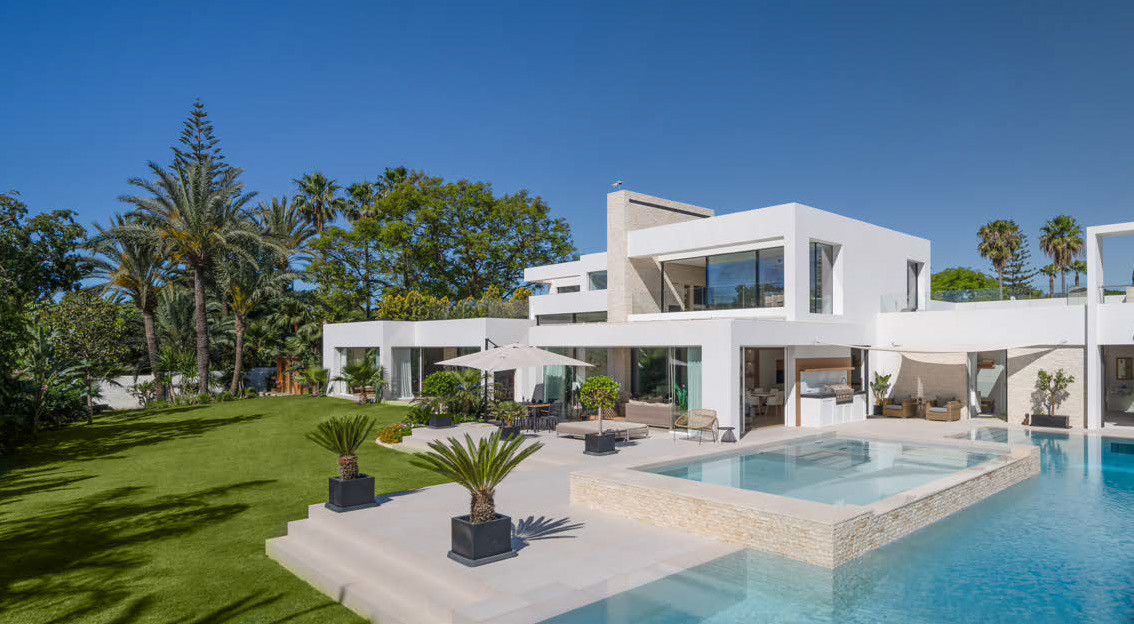villa in Estepona East