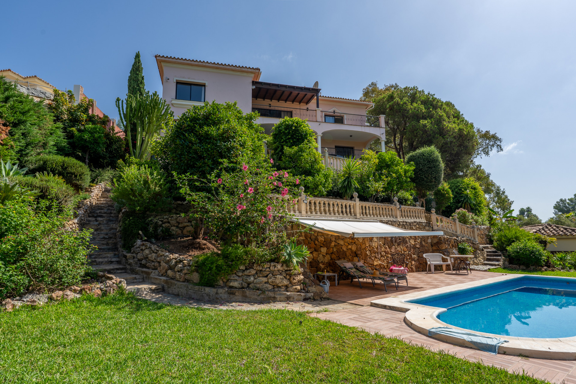 Villa in El Herrojo · Benahavís