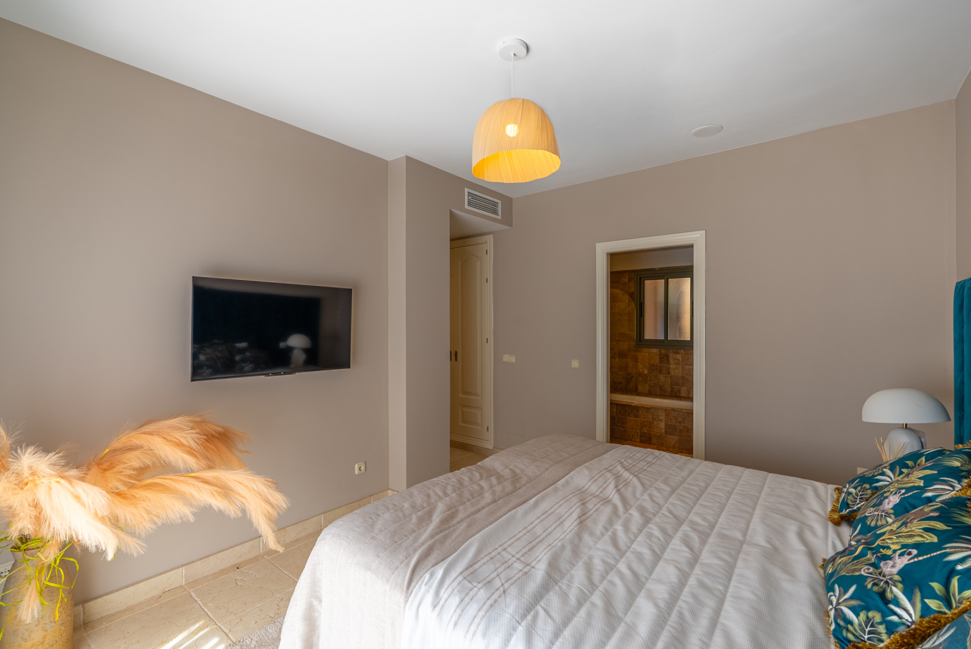 apartment in Estepona East — frame 6