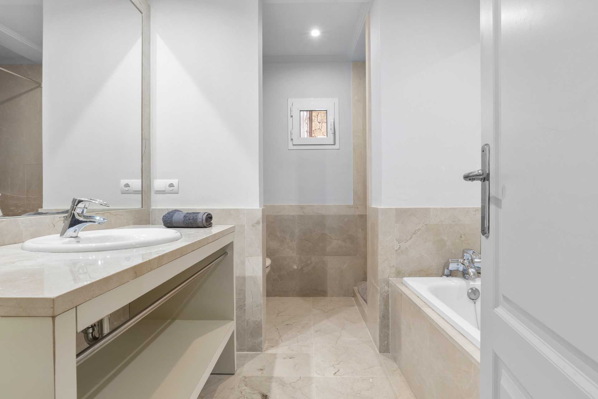 Image of Villa - 4 Bedrooms - 4 Bathrooms for sale in Malaga-Manilva-Spain, Image 15
