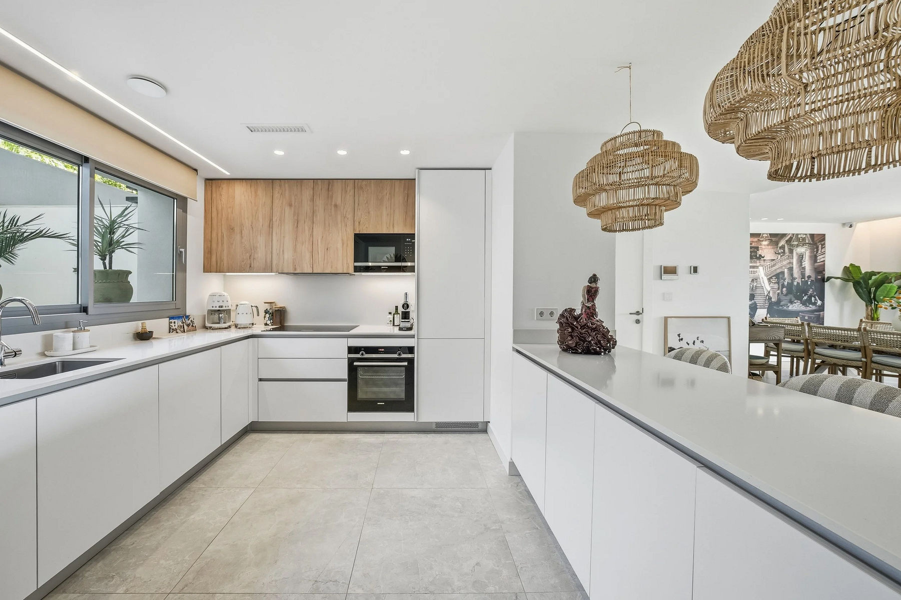  Image of Ground Floor Apartment - 4 Bedrooms - 3 Bathrooms for sale in Malaga-Marbella-Spain, Image 17