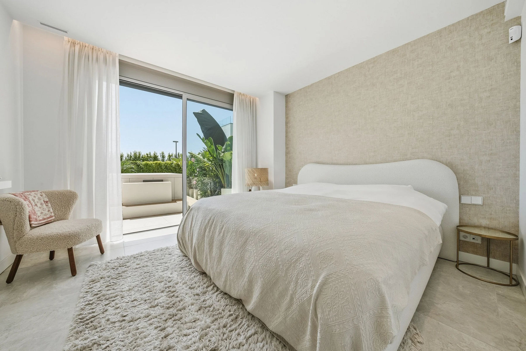  Image of Ground Floor Apartment - 4 Bedrooms - 3 Bathrooms for sale in Malaga-Marbella-Spain, Image 24