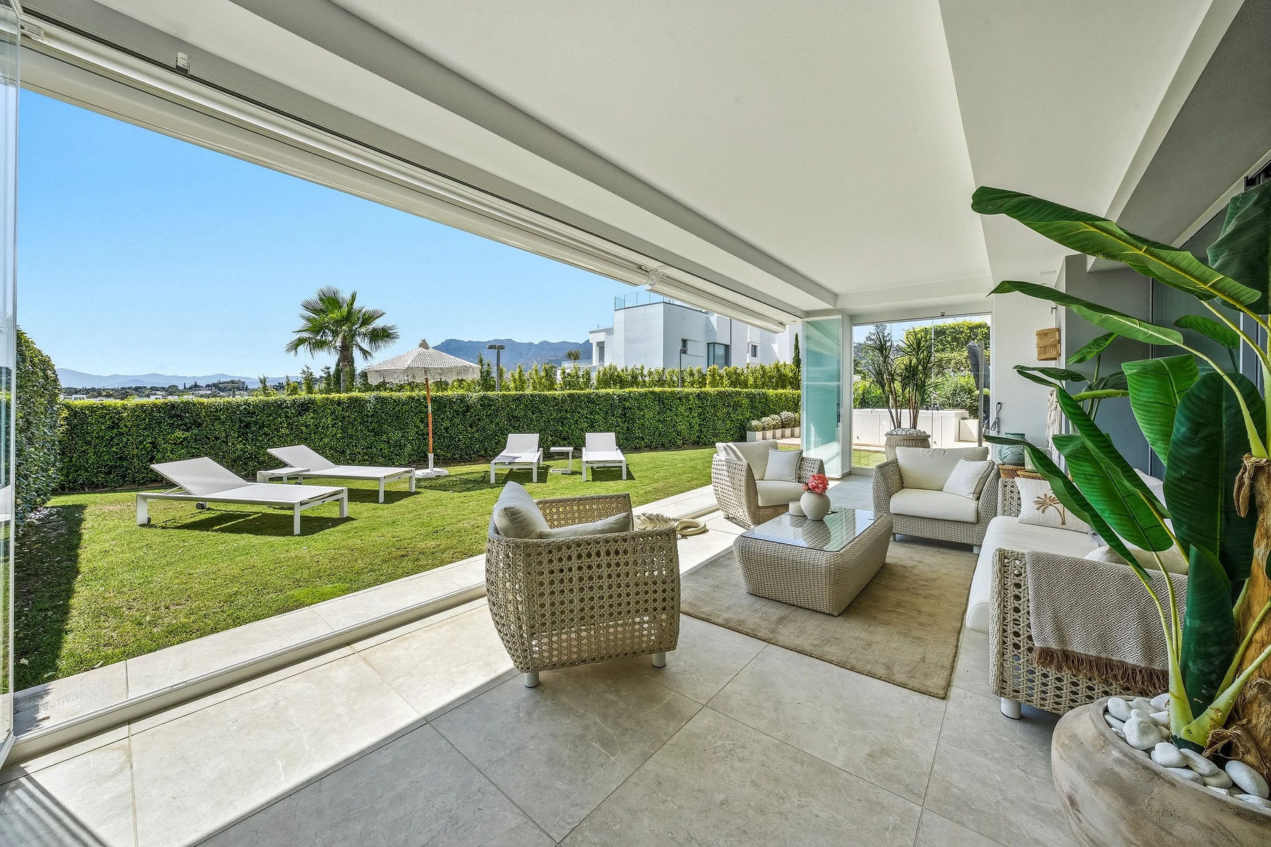  Image of Ground Floor Apartment - 4 Bedrooms - 3 Bathrooms for sale in Malaga-Marbella-Spain, Image 14