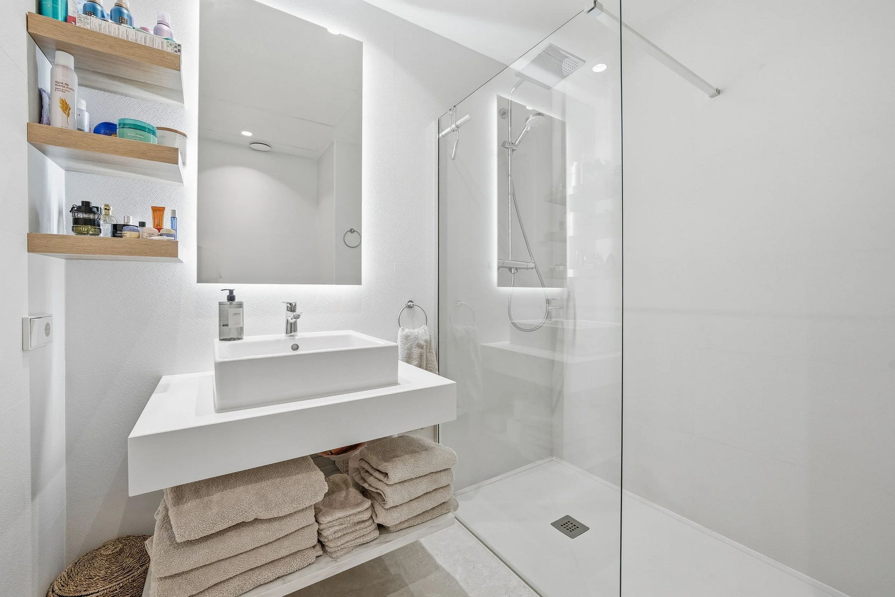  Image of Ground Floor Apartment - 4 Bedrooms - 3 Bathrooms for sale in Malaga-Marbella-Spain, Image 37