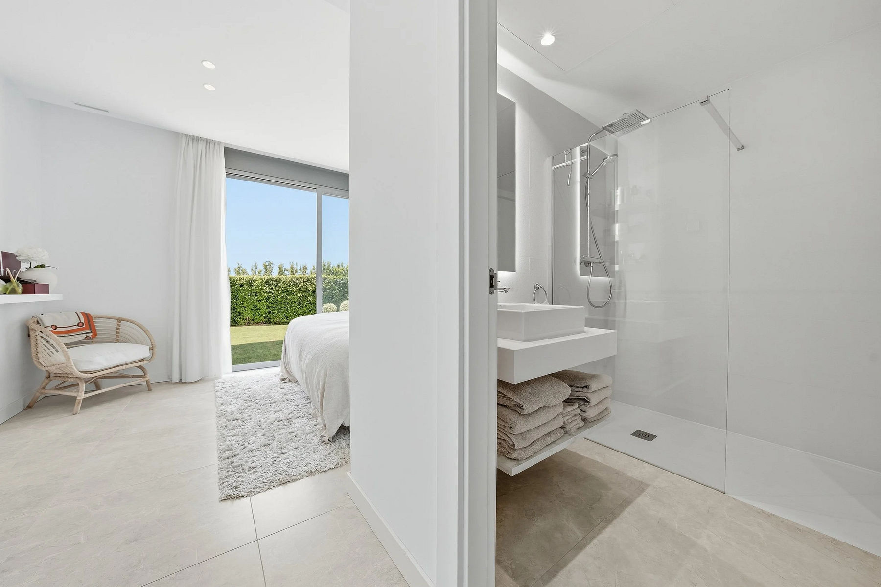  Image of Ground Floor Apartment - 4 Bedrooms - 3 Bathrooms for sale in Malaga-Marbella-Spain, Image 36