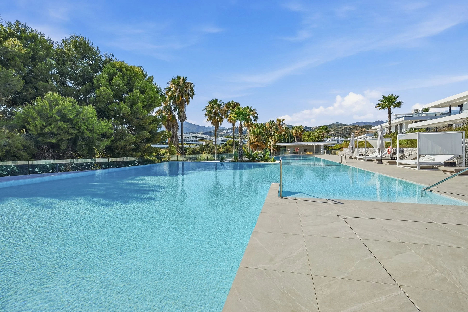  Image of Ground Floor Apartment - 4 Bedrooms - 3 Bathrooms for sale in Malaga-Marbella-Spain, Image 41