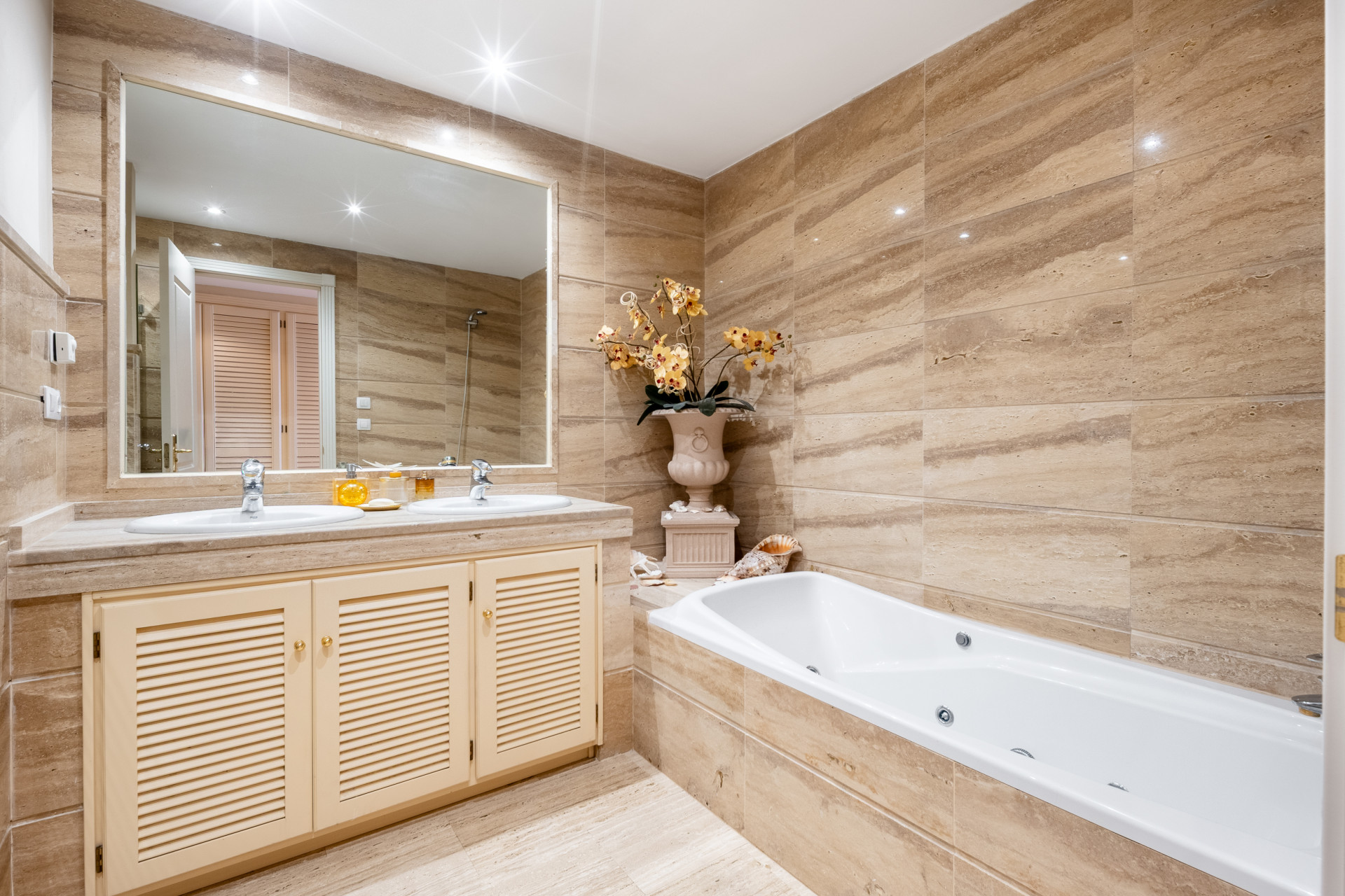  Image of Apartment - 2 Bedrooms - 2 Bathrooms for sale in Malaga-Marbella-Spain, Image 14