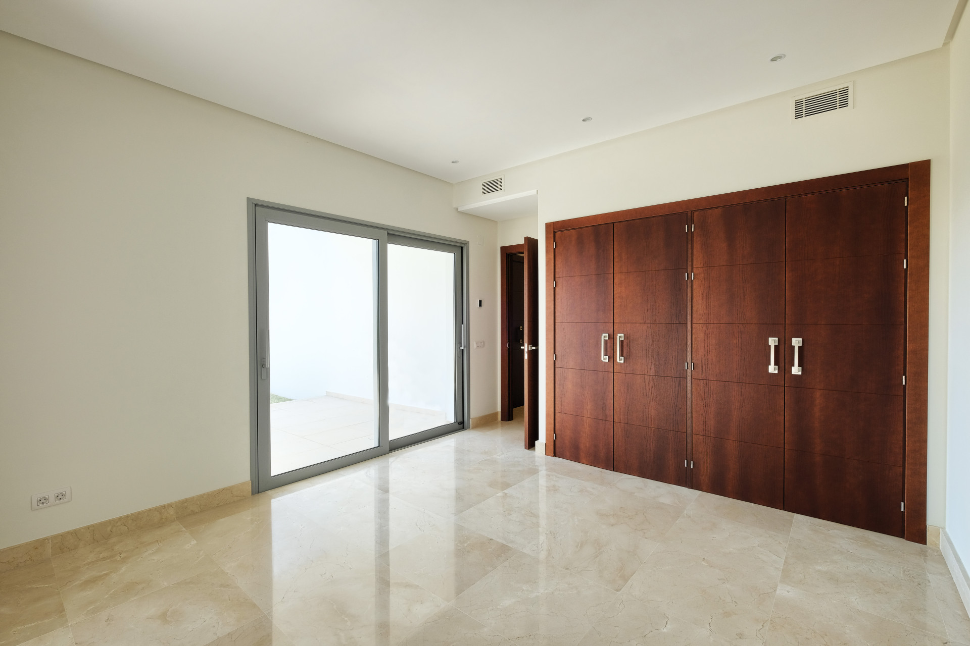  Image of Villa - 4 Bedrooms - 4 Bathrooms for sale in Malaga-Benahavis-Spain, Image 15