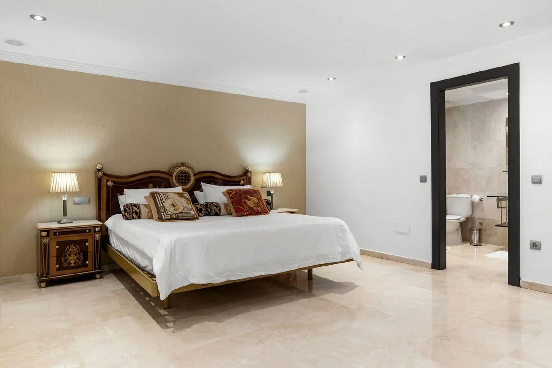  Image of Villa - 8 Bedrooms - 8 Bathrooms for sale in Malaga-Marbella-Spain, Image 16