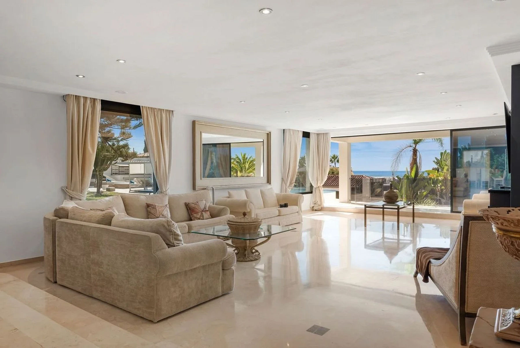 Image of Villa - 8 Bedrooms - 8 Bathrooms for Sale in Malaga-Marbella-Spain, Image 4