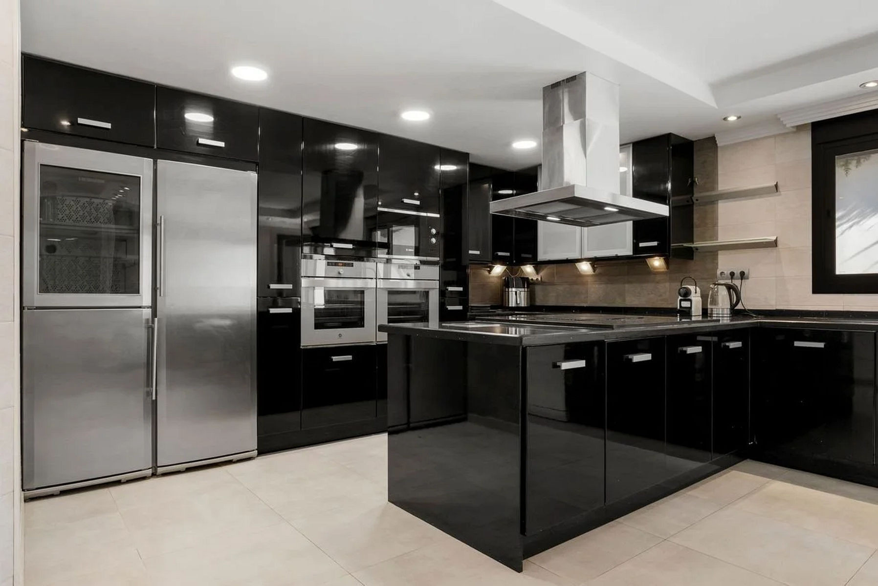  Image of Villa - 8 Bedrooms - 8 Bathrooms for sale in Malaga-Marbella-Spain, Image 8