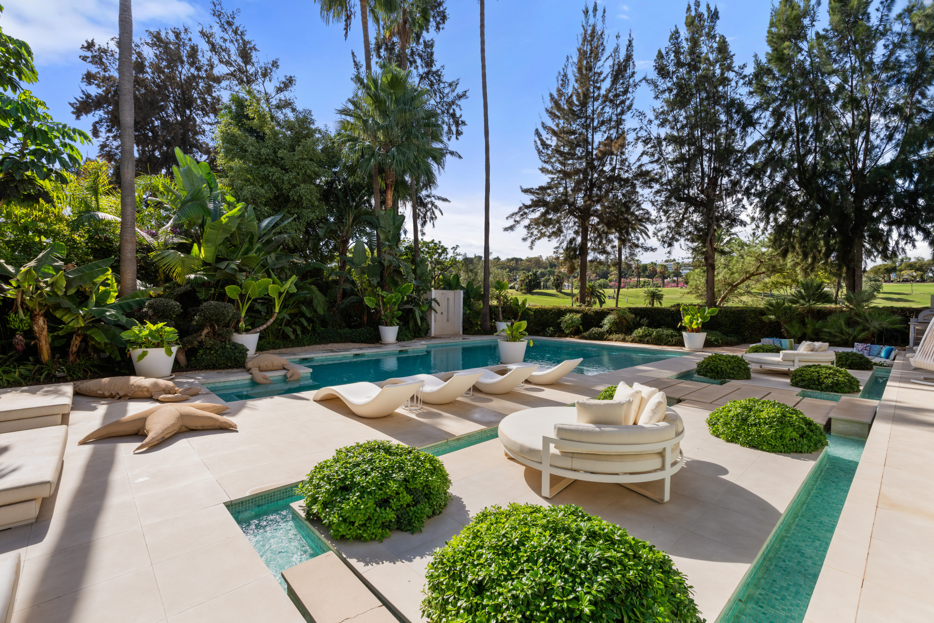 Image of Villa - 6 Bedrooms - 7 Bathrooms for Sale in Malaga-Marbella-Spain, Image 2