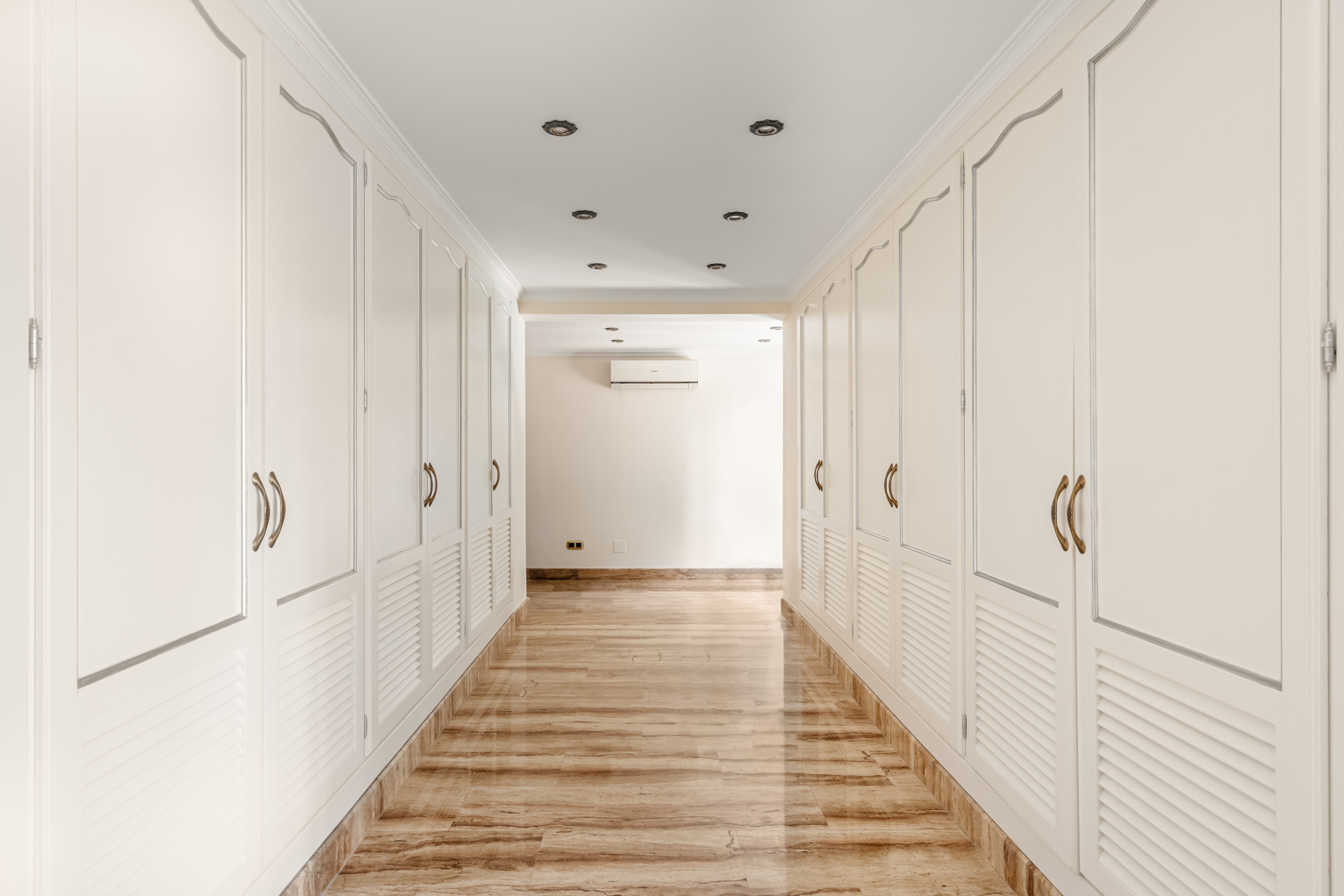  Image of Villa - 5 Bedrooms - 6 Bathrooms for sale in Malaga-Marbella-Spain, Image 13