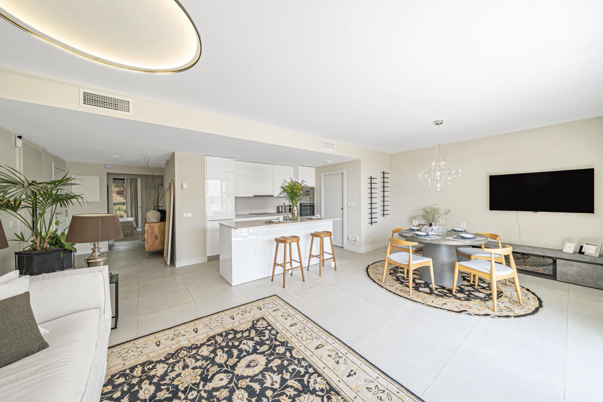 Image of Apartment - 3 Bedrooms - 2 Bathrooms for Sale in Malaga-Estepona-Spain, Image 2