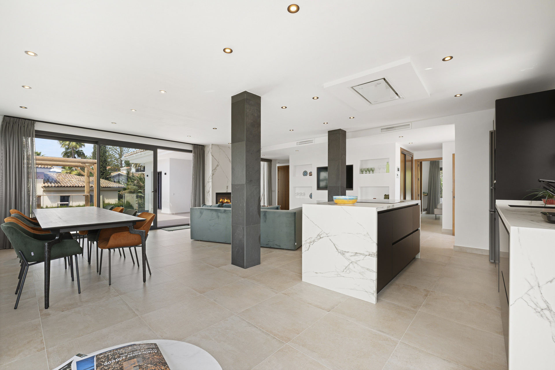Image of Villa - 4 Bedrooms - 3 Bathrooms for Sale in Malaga-Marbella-Spain, Image 5